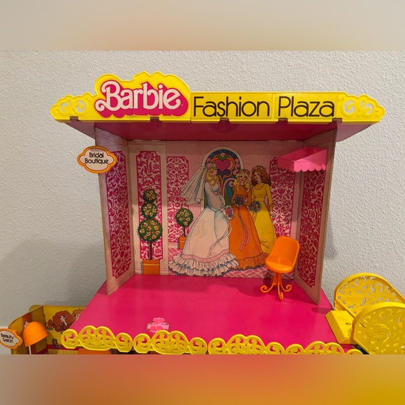 SOLD 1975 Barbie Fashion Plaza Mattel Playset, With Box, Missing Accessories - Picture 5 of 16